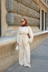 Taş Detaylı İkili Takım Krem