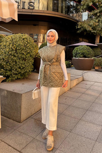 Taş Detaylı Kapitone Yelek Haki Yeşil