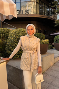 Taş Detaylı Kapitone Yelek Krem