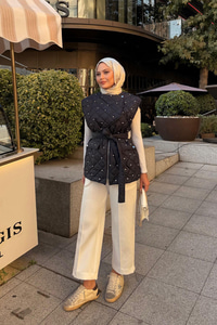 Taş Detaylı Kapitone Yelek Lacivert