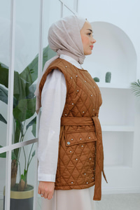 Taş Detaylı Kapitone Yelek Taba