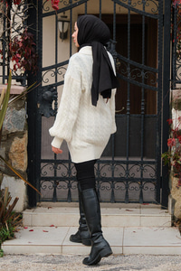 Taş Düğme Detay Örgülü Kazak Krem