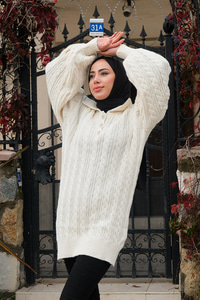 Taş Düğme Detay Örgülü Kazak Krem