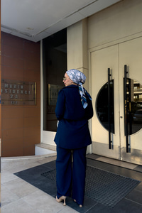 Taş Düğme Detaylı Takım Lacivert