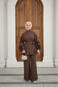 Taş İşlemeli Fermuarlı Bel Bağlamalı Takım Kahverengi