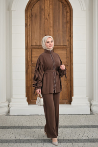 Taş İşlemeli Fermuarlı Bel Bağlamalı Takım Kahverengi