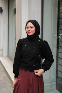 Taş Ve Brode Detaylı Bluz Siyah