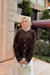 Taşlı Çiçek Düğmeli Hırka Kahverengi