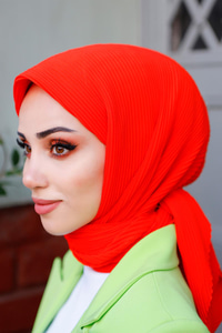 TEK RENK PLISELI ESARP NAR CICEGI