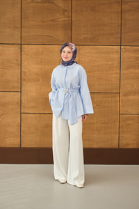 Toka Detaylı Uzun Kuşaklı Gömlek Bebe Mavi