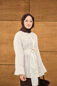 Toka Detaylı Uzun Kuşaklı Gömlek Beyaz