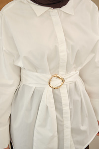 Toka Detaylı Uzun Kuşaklı Gömlek Beyaz