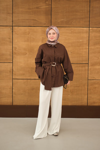 Toka Detaylı Uzun Kuşaklı Gömlek Kahverengi