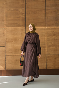 Tül Detay Pelerinli Etekli Takım Kahverengi