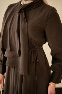 Tül Detay Şal Yaka Bel Bağlamalı Elbise Kahverengi