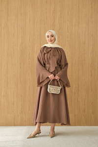 Tül Kumaş Boyun Bağlamalı Detaylı Bel Bağlamalı Elbise Kahverengi