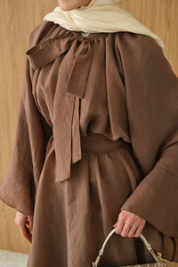 Tül Kumaş Boyun Bağlamalı Detaylı Bel Bağlamalı Elbise Kahverengi