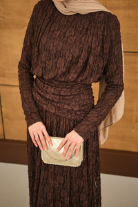 Tül Kumaş Kendinden Desenli Bel Büzgü Detay Elbise Kahverengi