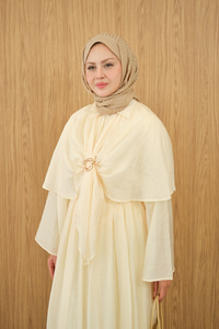 Üç Parçalı Tül Kumaş Gold Broş Detay Takım Sarı