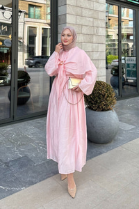 Üç Parçalı Tül Kumaş Gold Broş Detay Takım Pudra