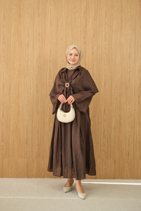 Üç Parçalı Tül Kumaş Gold Broş Detay Takım Kahverengi