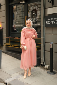 Üstü Lastikli Şifon Elbise Pudra