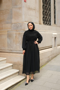 Üstü Lastikli Şifon Elbise Siyah