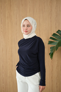 Uzun Kollu Büzgü Detay Bluz Lacivert