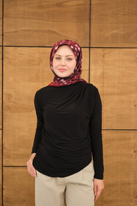 Uzun Kollu Büzgü Detay Bluz Siyah