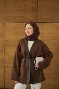 V Detay Deri Yaka Taşlı Ceket Kahverengi