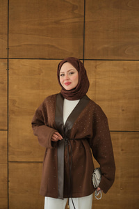 V Detay Deri Yaka Taşlı Ceket Kahverengi