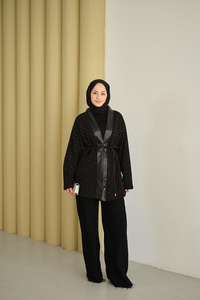 V Detay Deri Yaka Taşlı Ceket Siyah