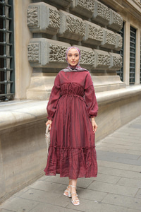 V Detay Tül Elbise Bordo