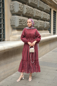 V Detay Tül Elbise Bordo