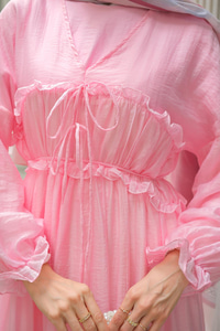 V Detay Tül Elbise Pembe