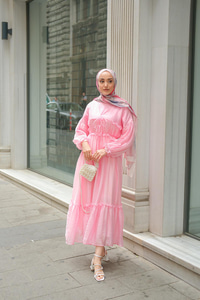 V Detay Tül Elbise Pembe