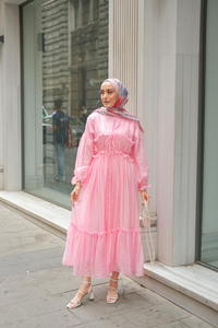 V Detay Tül Elbise Pembe