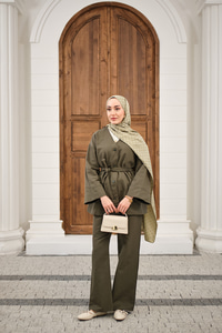 V Yaka Çıtçıtlı Tek Cep Detay Bel Bağlamalı Pike Takım Haki Yeşil