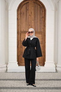 V Yaka Çıtçıtlı Tek Cep Detay Bel Bağlamalı Pike Takım Siyah