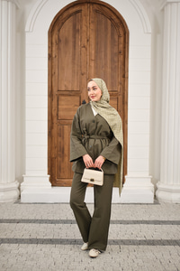 V Yaka Çıtçıtlı Tek Cep Detay Bel Bağlamalı Pike Takım Haki Yeşil