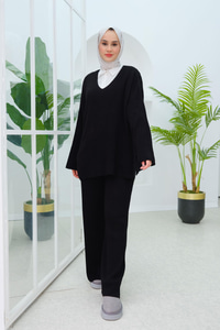 V Yaka Triko Takım Siyah