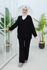 V Yaka Triko Takım Siyah