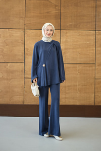 Yaka Bağlama Detay Tokalı Bisiklet Yaka Takım Lacivert