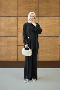 Yaka Bağlama Detay Tokalı Bisiklet Yaka Takım Siyah