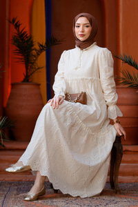 YAKA BAGLAMALI DANTELLI ELBISE Krem