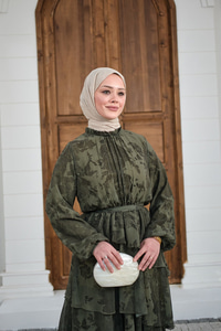 Yaka Büzgülü Bel Bağlamalı Kat Kat Şifon Elbise Yeşil