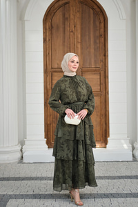 Yaka Büzgülü Bel Bağlamalı Kat Kat Şifon Elbise Yeşil