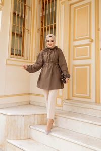 Yaka Büzgülü Bel Bağlamalı Tunik Kahverengi