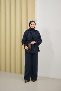 Yaka Büzgülü Bilek Bağlamalı Pantolonlu Takım Lacivert