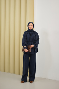 Yaka Büzgülü Bilek Bağlamalı Pantolonlu Takım Lacivert